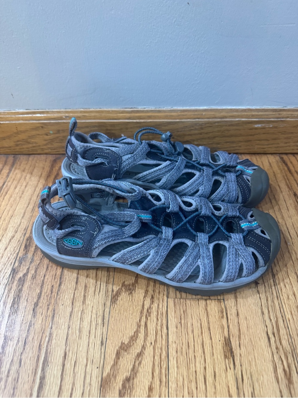 KEEN Women’s Size 8.5 Whisper Sandals Medium Grey Peacock